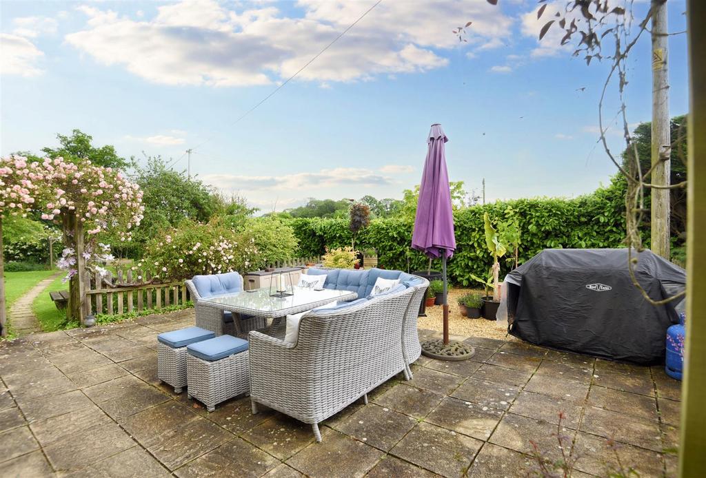 Alfresco Dining