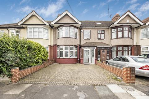 3 bedroom terraced house for sale, Beattyville Gardens, Ilford IG6