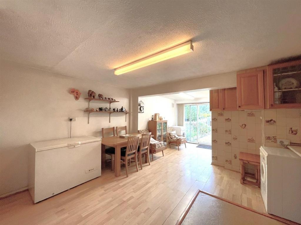 Kitchen 2 Copy.jpg