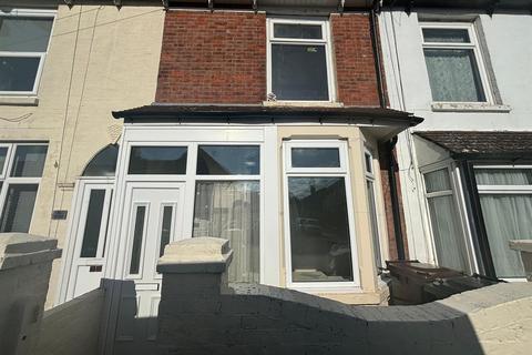 2 bedroom terraced house to rent, Lynn Road, Portsmouth