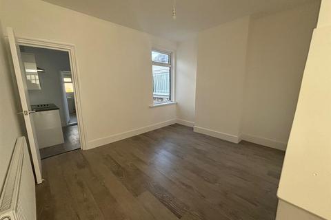 2 bedroom terraced house to rent, Lynn Road, Portsmouth