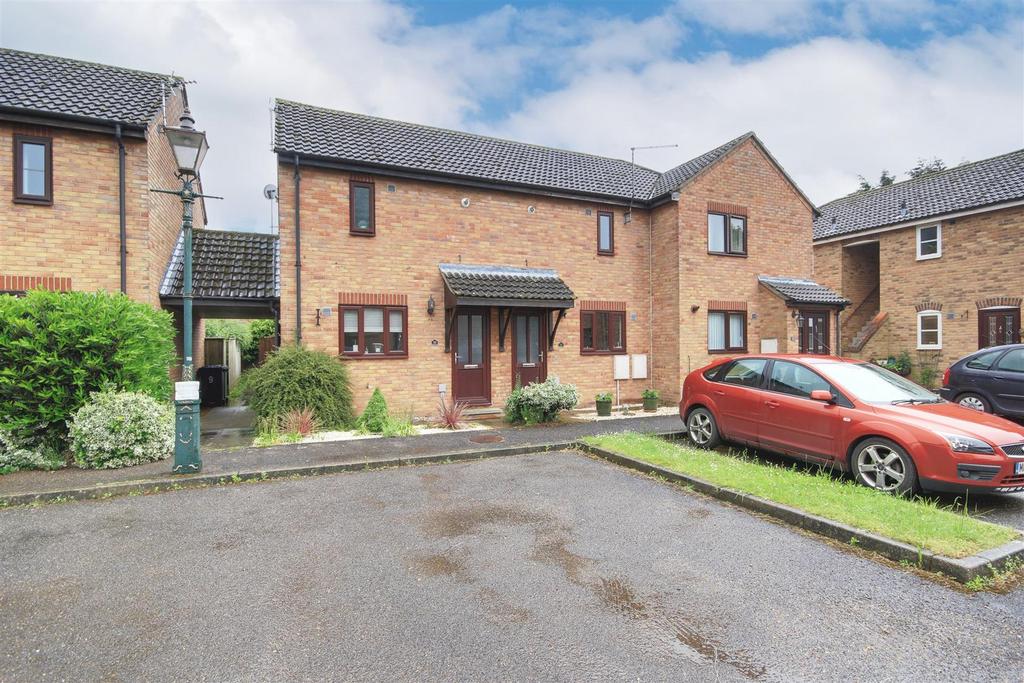 Providence Close, Somersham 1 bed terraced house to rent £825 pcm (£