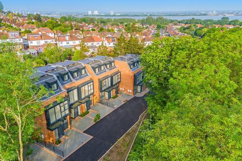 undefined, Pino Way, North Chingford, E4