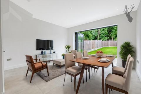 undefined, Pino Way, North Chingford, E4