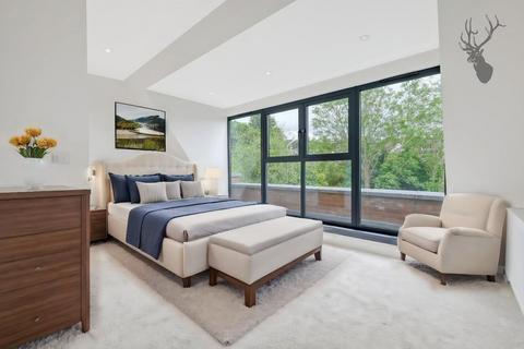undefined, Pino Way, North Chingford, E4