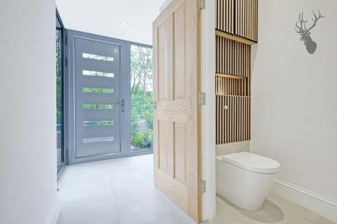 undefined, Pino Way, North Chingford, E4