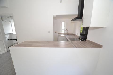 10 Albert Road, Queensbury, Bradford, BD13 1PB