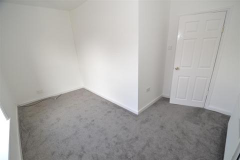 10 Albert Road, Queensbury, Bradford, BD13 1PB