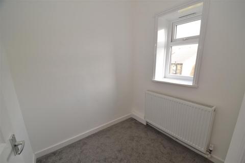 10 Albert Road, Queensbury, Bradford, BD13 1PB