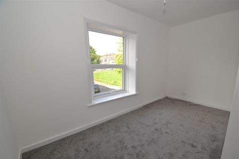 10 Albert Road, Queensbury, Bradford, BD13 1PB