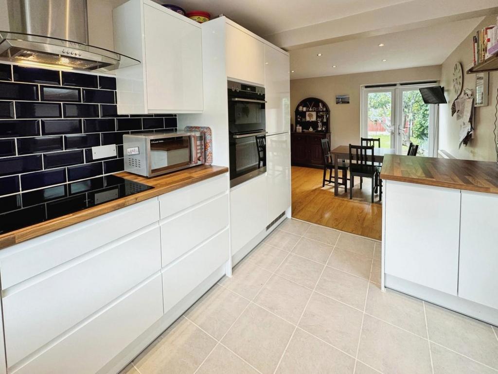 F5323037-Kitchena.jpg