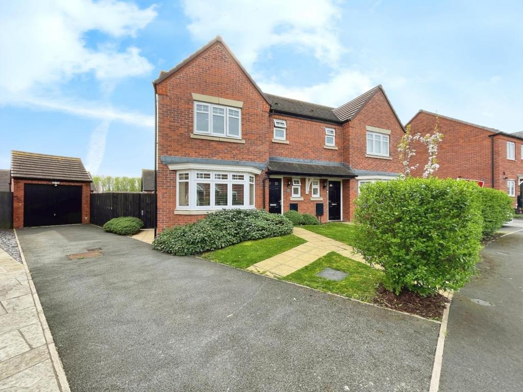 Palmer Crescent, Warwick 3 bed semidetached house for sale £415,000