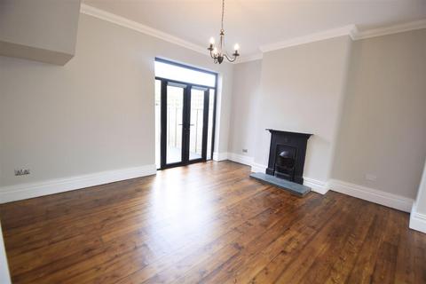 3 bedroom terraced house to rent, Claremont Road, Whitley Bay