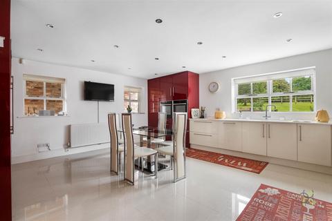 The Bell House Abbey Manor, Evesham, WR11 4TB