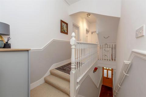 4 bedroom flat for sale, Widdenham Road, Islington N7