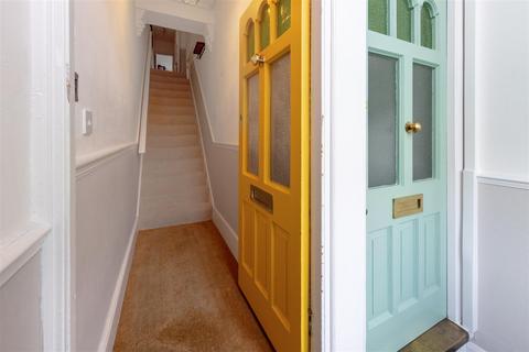 116 Widdenham Road, London, N7 9SQ