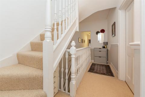 116 Widdenham Road, London, N7 9SQ