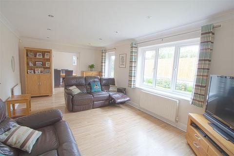 3 bedroom semi-detached house for sale, Windmill Heights, Billericay CM12
