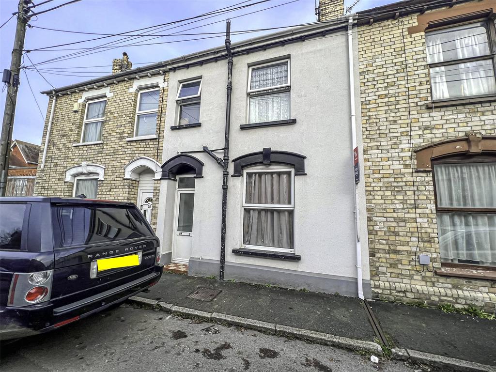 Richmond Street, Barnstaple, Devon, EX32 3 bed terraced house £825