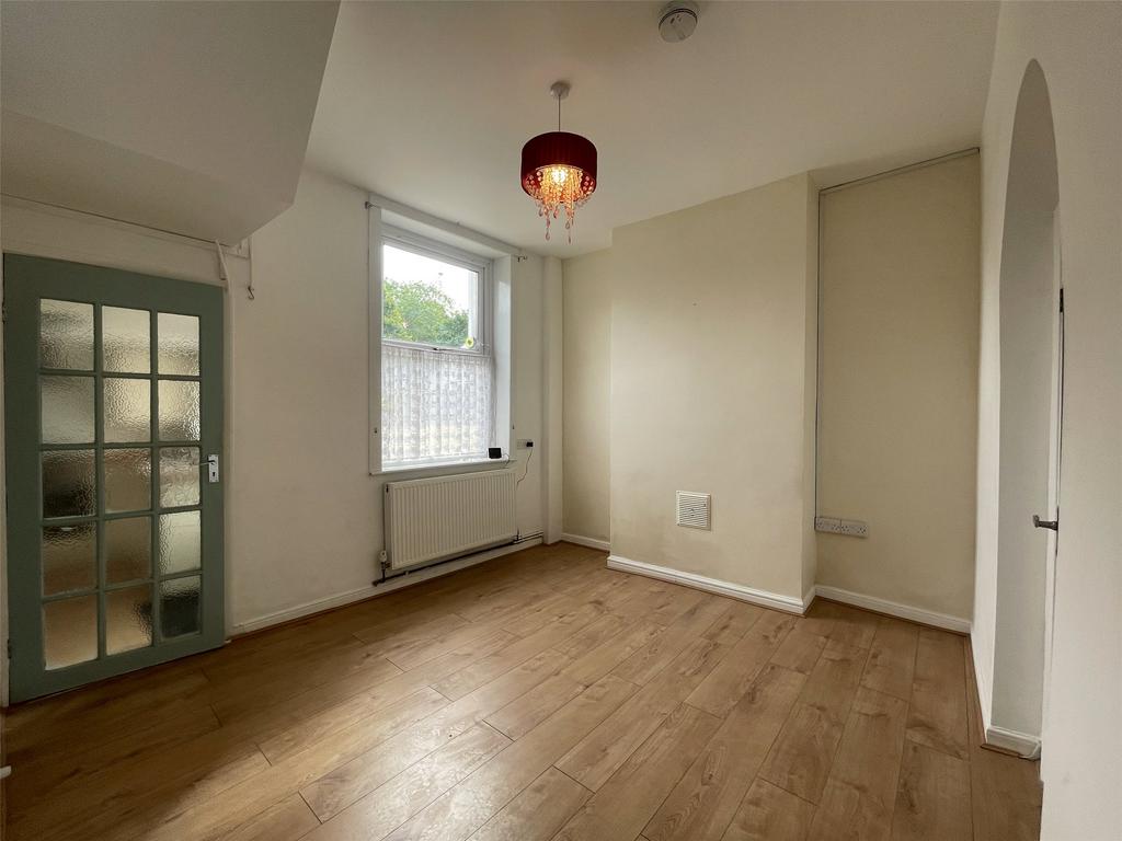 Richmond Street, Barnstaple, Devon, EX32 3 bed terraced house £825