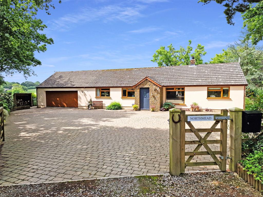 Clawton, Holsworthy, Devon, EX22 4 bed bungalow for sale £550,000