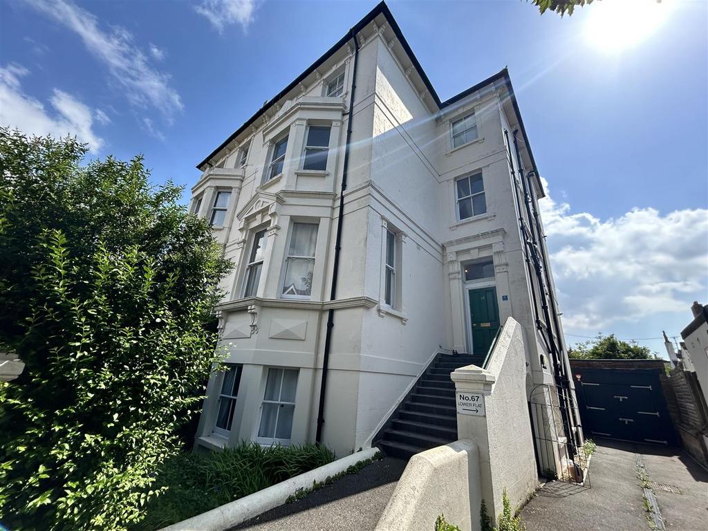 Sackville Road, Hove 2 bed flat to rent £1,500 pcm (£346 pw)