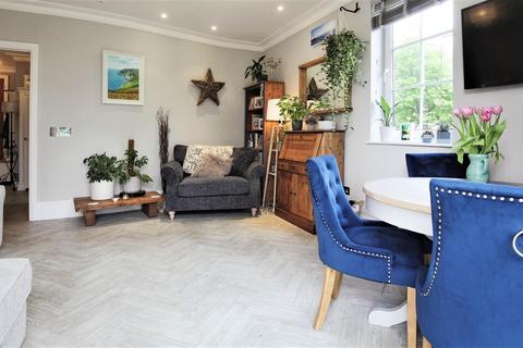 1 bedroom flat for sale, Magenta House, Whitcome Mews, Richmond TW9