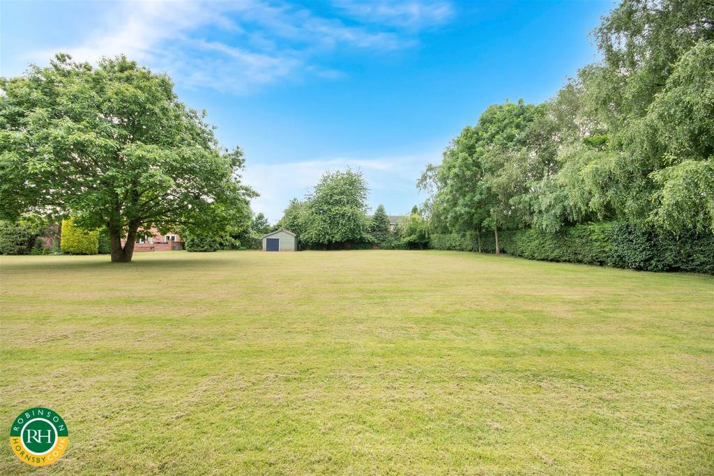 Lawned gardens