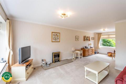 3 bedroom detached house for sale, Goodison Boulevard, Cantley, Doncaster
