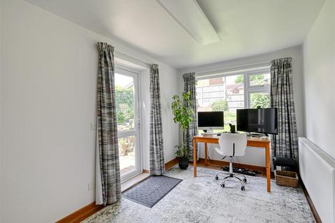 3 bedroom link detached house for sale, 33 Avondale Road, Bridgnorth, Shropshire, WV16 5DJ