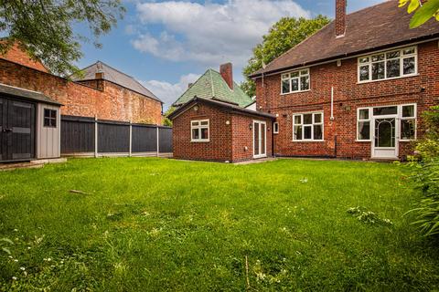 5 bedroom semi-detached house for sale, London Road, Leicester