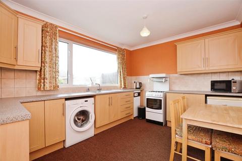 3 bedroom semi-detached house for sale, Dewsbury Avenue, Scunthorpe