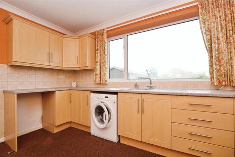 3 bedroom semi-detached house for sale, Dewsbury Avenue, Scunthorpe