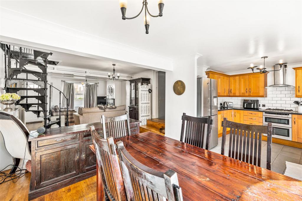 Dinning Room/ Kitchen