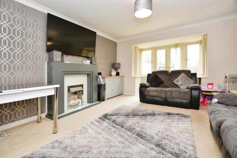 3 bedroom terraced house for sale, Saffron Way, Crowle