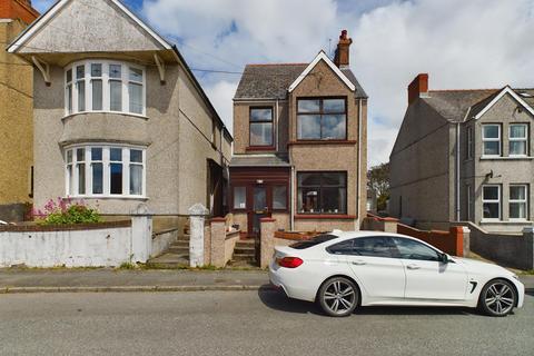 4 bedroom detached house for sale, 19 Pill Lane, Milford Haven