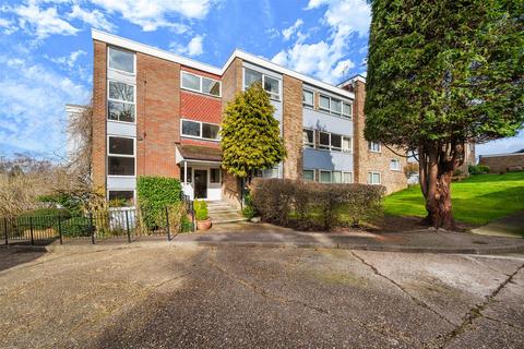 3 bedroom flat for sale, Ivinghoe Road, Bushey WD23