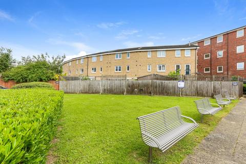 2 bedroom flat for sale, Chandler Way, London