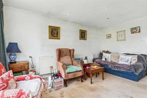 3 bedroom flat for sale, Sutton Court Road, Chiswick