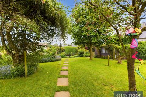 3 bedroom cottage for sale, Church Hill, Reighton, Filey