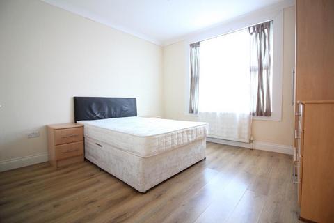 1 bedroom in a house share to rent, Exmouth Road, Hayes