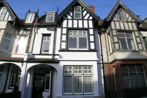 1 bedroom flat to rent, Guilford Avenue, Surbiton