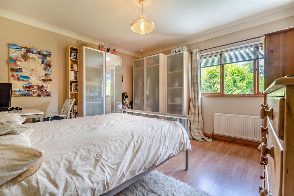 8600418-interior18.jpg