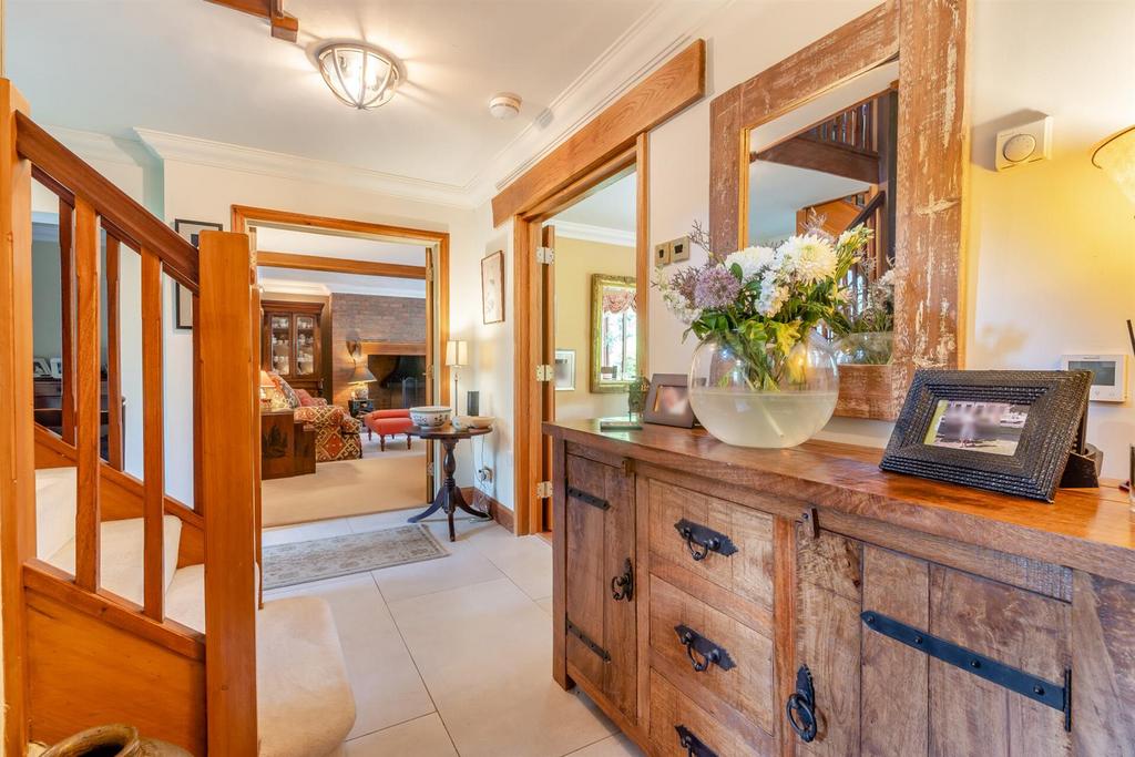 8600418-interior08.jpg