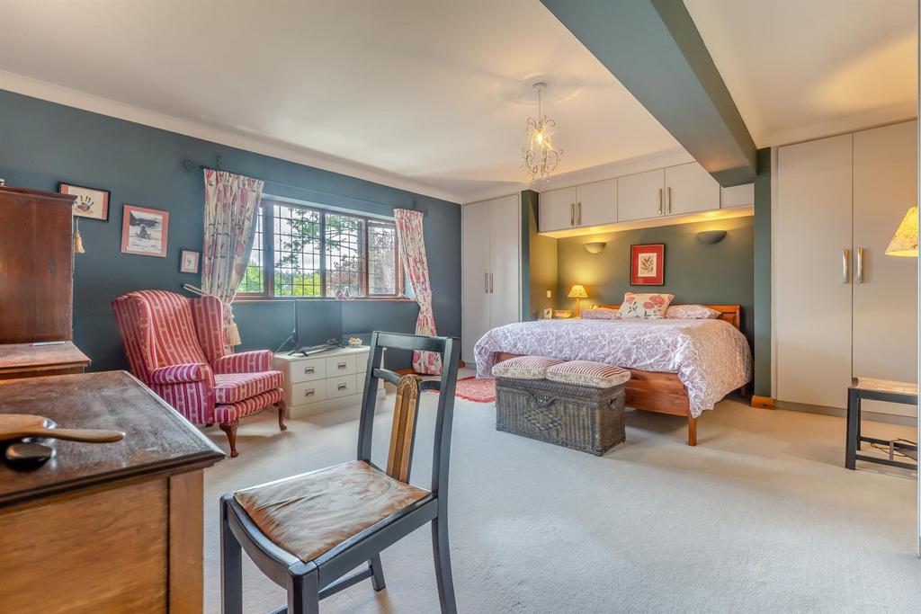 8600418-interior14.jpg