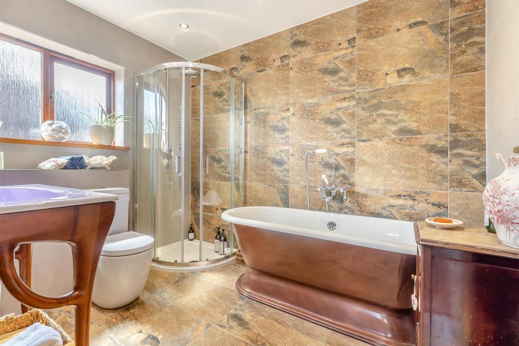 8600418-interior17.jpg