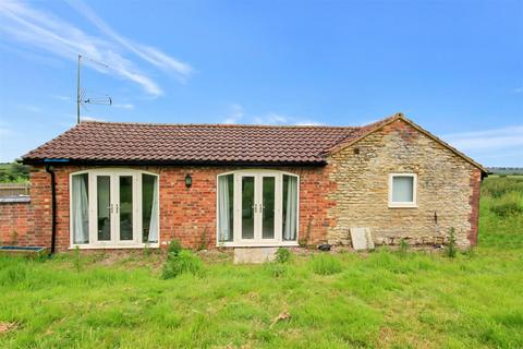 1 bedroom detached bungalow for sale, Wellingborough Road, Wollaston NN29
