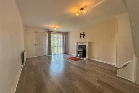 2 bedroom terraced house to rent, Huntingdon Close, Kingston Park, Newcastle upon Tyne
