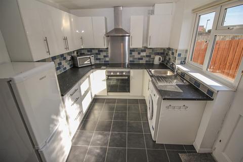 2 bedroom terraced house to rent, Huntingdon Close, Kingston Park, Newcastle upon Tyne