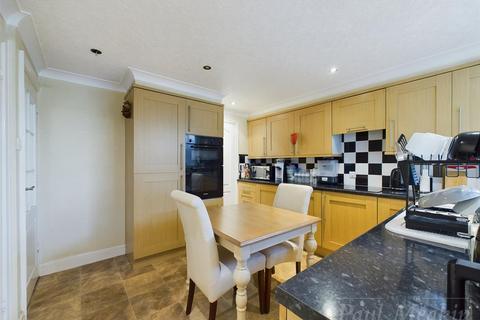 2 bedroom end of terrace house for sale, Shaxton Crescent, New Addington, Croydon